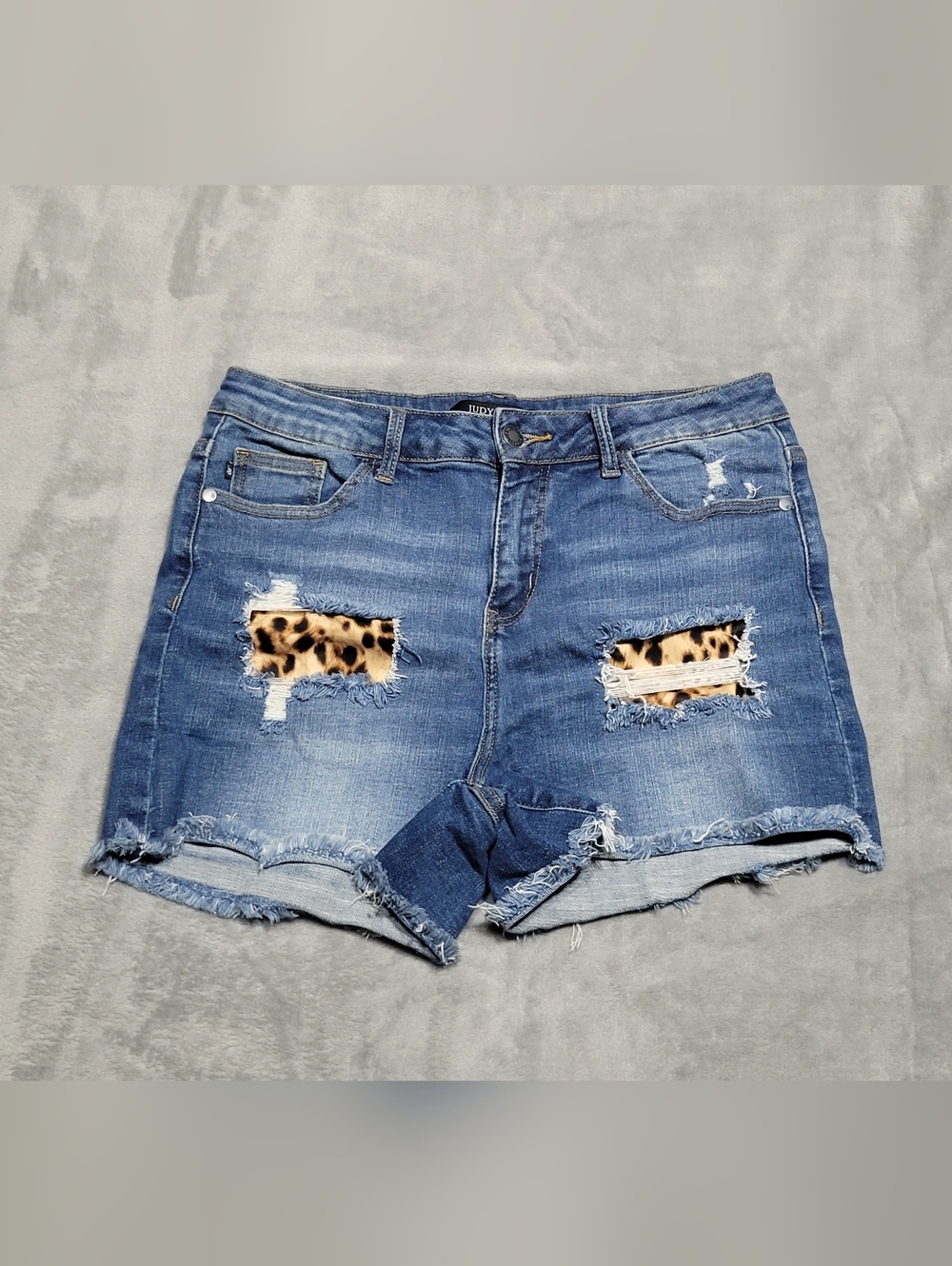 Judy Blue Distressed Blue Denim Jean Cutoffs Sz L Animal Print Patch Daisy Dukes